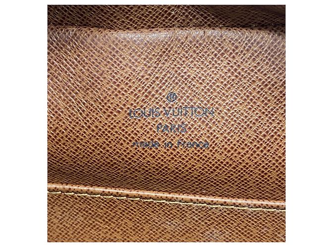 Bolso de hombro Louis Vuitton Monogram Cite MM Castaño - vista 5