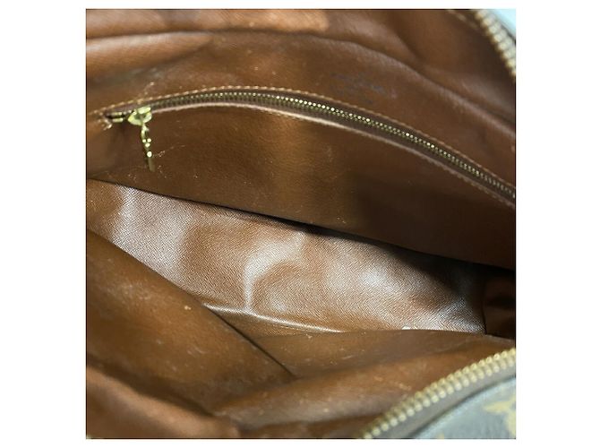Borsa a tracolla Louis Vuitton Monogram Boulogne 30 Marrone - vista 4