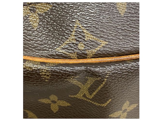 Bolsa de Ombro Louis Vuitton Monogram Boulogne 30 Marrom - vista 11