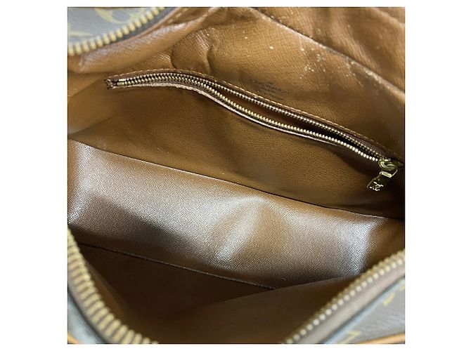 Bolsa de Ombro Louis Vuitton Monogram Boulogne 30 Marrom - vista 4