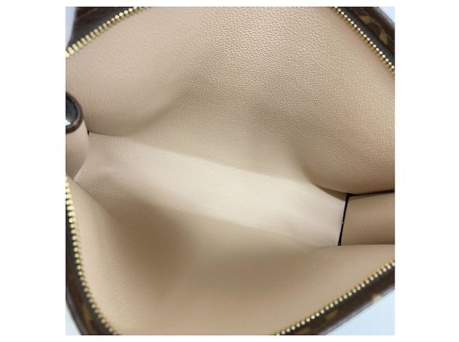 Louis Vuitton Monogram Pochette Toilette 26 Clutch Bag Castaño - vista 4