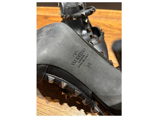 Valentino Garavani Rockstud Décolleté in Pelle Nera Nero - vista 11