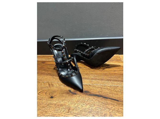 Valentino Garavani Rockstud Décolleté in Pelle Nera Nero - vista 7