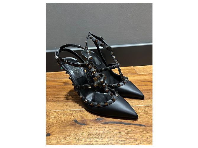 Valentino Garavani Rockstud Décolleté in Pelle Nera Nero - vista 8