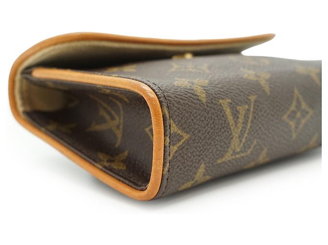 Louis Vuitton Monogram Pochette Florentine Castaño Beige - vista 6