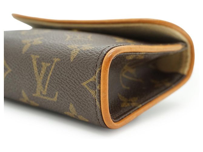 Louis Vuitton Monogram Pochette Florentine Castaño Beige - vista 7