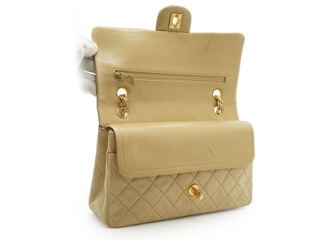 Chanel Borsa a tracolla con catena Double Flap Matelasse 25 in pelle d'agnello Beige - vista 11