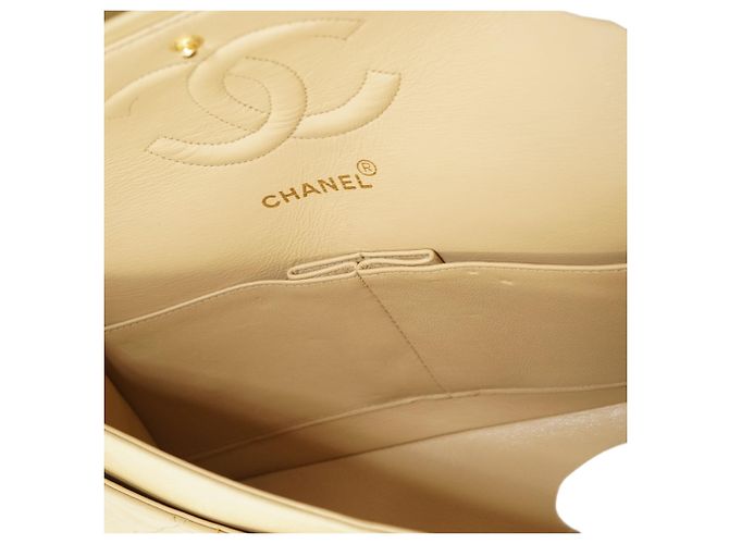 Chanel Borsa a tracolla con catena Double Flap Matelasse 25 in pelle d'agnello Beige - vista 15