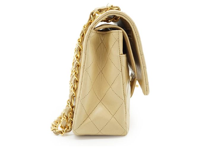 Chanel Borsa a tracolla con catena Double Flap Matelasse 25 in pelle d'agnello Beige - vista 4