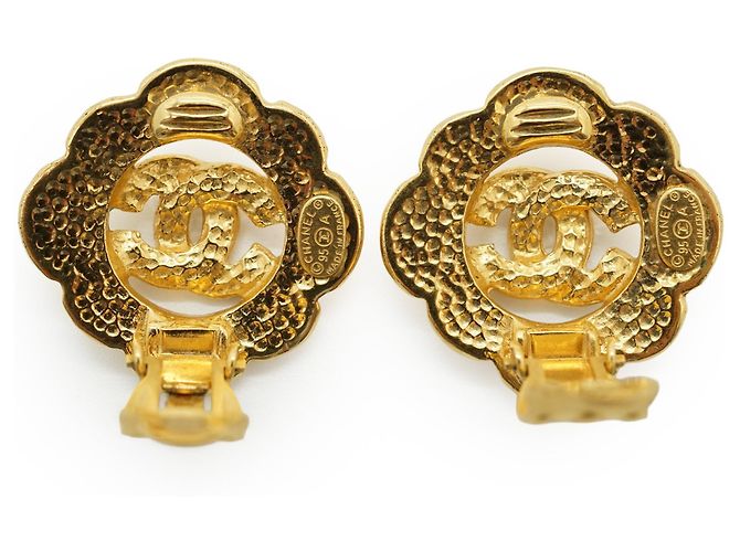 Chanel Vintage CC Cut-out Scalloped Flower Clip-on Earrings GP Golden - view 7