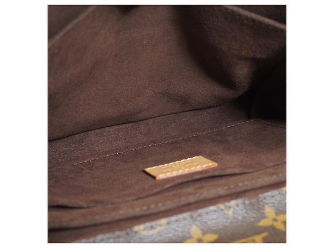 Louis Vuitton Monogram Pochette Metis MM Braun - vista 14