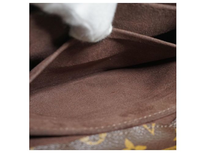Louis Vuitton Monogram Pochette Metis MM Castaño - vista 16
