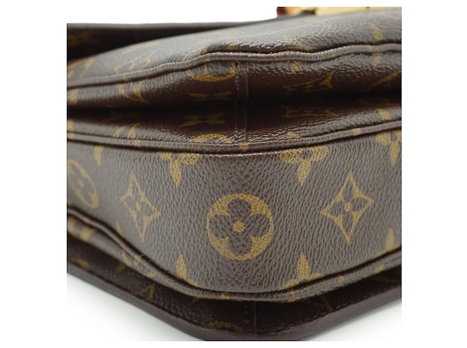 Louis Vuitton Monogram Pochette Metis MM Braun - vista 6