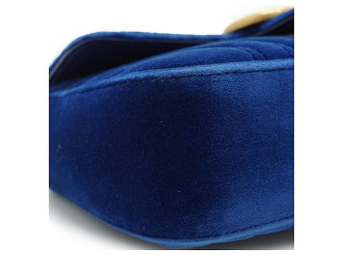 Gucci Bolsa de ombro mini GG Marmont em veludo com corrente Rosa Azul - vista 7