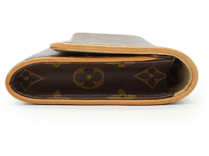 Louis Vuitton Monogram Twin Pochette GM Castaño Beige - vista 4