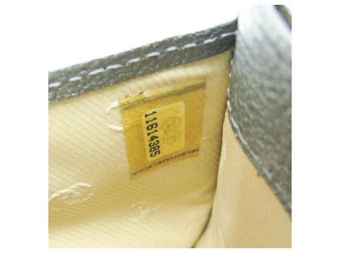 Tarjetero bi-fold de piel Chanel CC Button Plata - vista 6