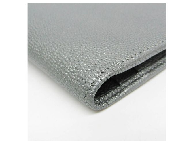 Tarjetero bi-fold de piel Chanel CC Button Plata - vista 7
