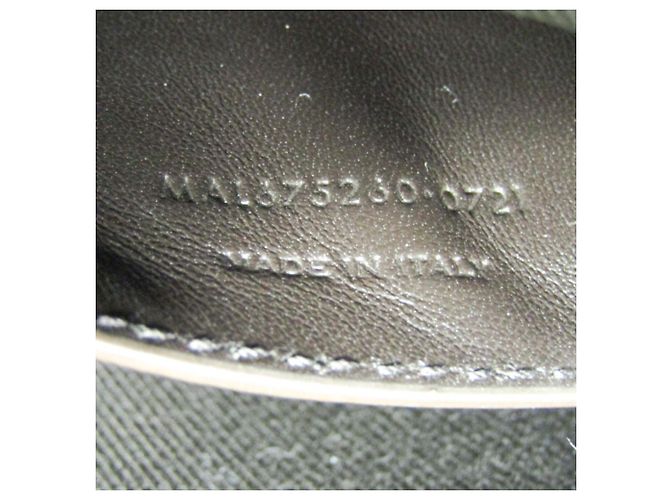 Autre Marque Saint Laurent Le Monogramme Coeur Monogram All Over Coated Canvas and Leather Castaño - vista 5