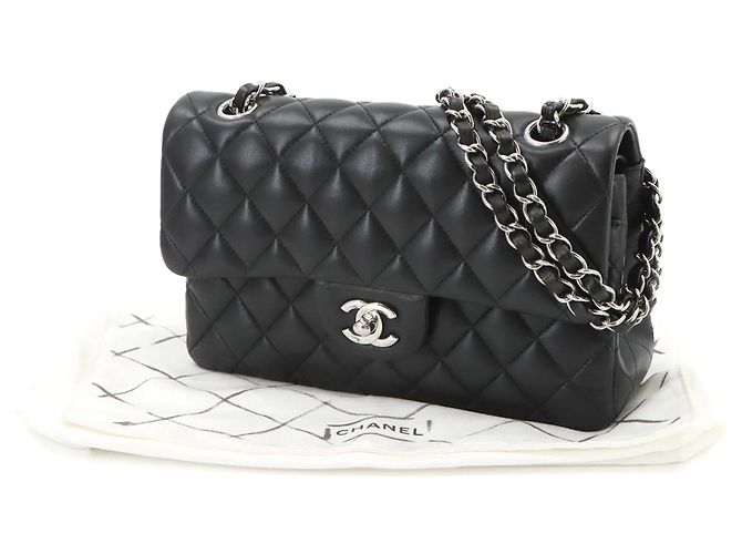 Borsa a tracolla Chanel Matelasse 23 Chain Nero - vista 2