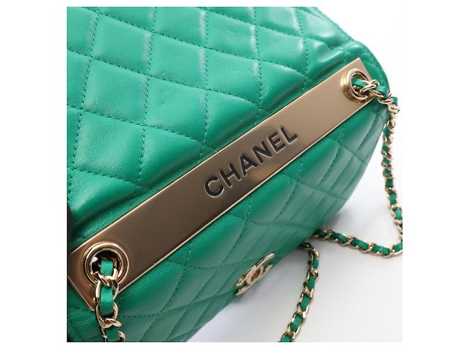 Borsa a tracolla Chanel Trendy CC Matelassé Verde - vista 10