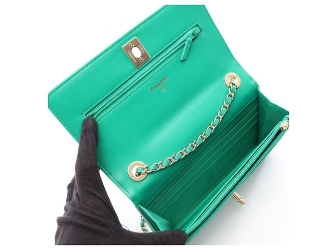 Borsa a tracolla Chanel Trendy CC Matelassé Verde - vista 3