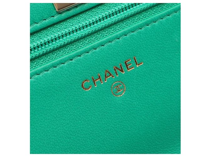 Borsa a tracolla Chanel Trendy CC Matelassé Verde - vista 4