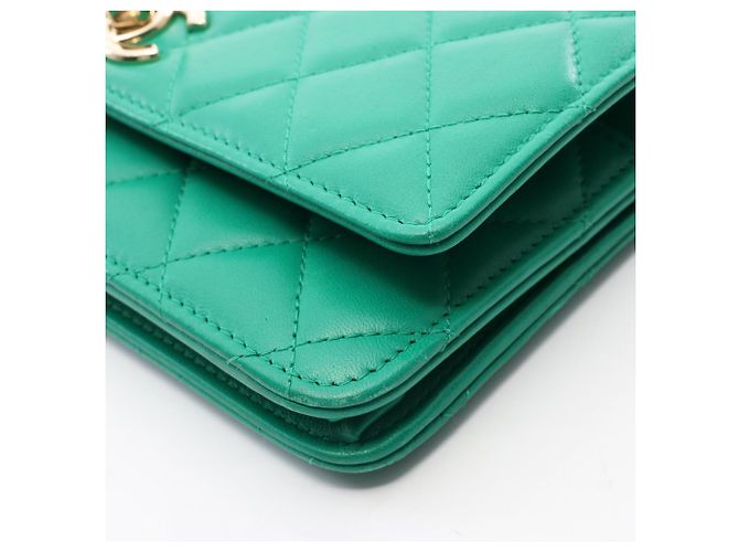 Borsa a tracolla Chanel Trendy CC Matelassé Verde - vista 6