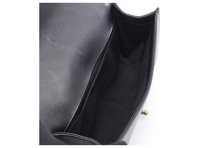 Borsa a tracolla Chanel Boy in pelle di vitello martellata nera Nero - vista 3