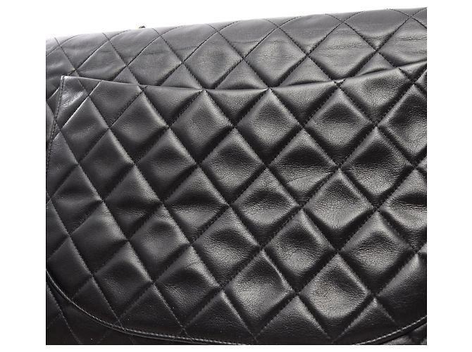 Borsa a tracolla Chanel Large Matelassé in pelle d'agnello nera Nero - vista 11