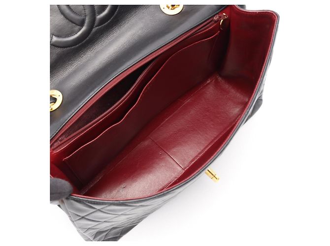 Borsa a tracolla Chanel Large Matelassé in pelle d'agnello nera Nero - vista 3