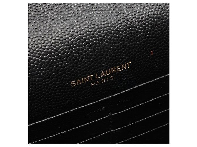 Bolsa Envelope Monogram Yves Saint Laurent Preto - vista 4
