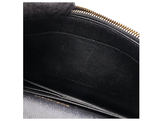 Bolsa Envelope Monogram Yves Saint Laurent Preto - vista 5
