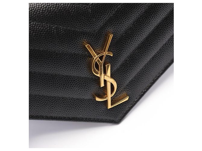 Bolsa Envelope Monogram Yves Saint Laurent Preto - vista 9