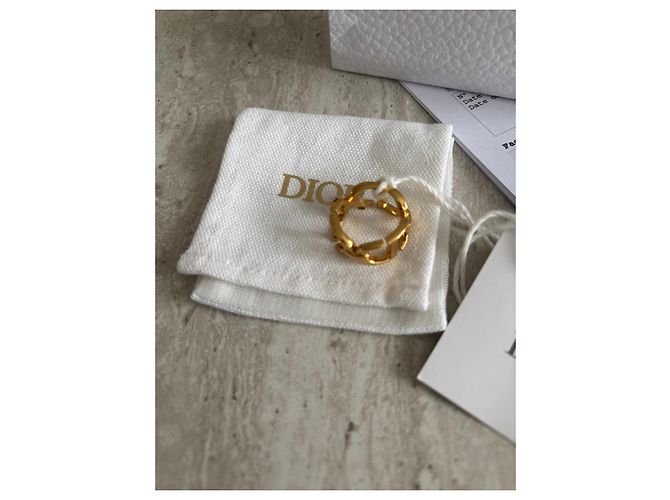 30 Montaigne Anello Dior in metallo dorato D'oro - vista 2