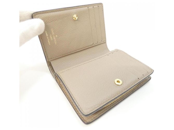 Louis Vuitton Bicolor Monogram Empreinte Portefeuille Claire Wallet Beige Grigio - vista 5