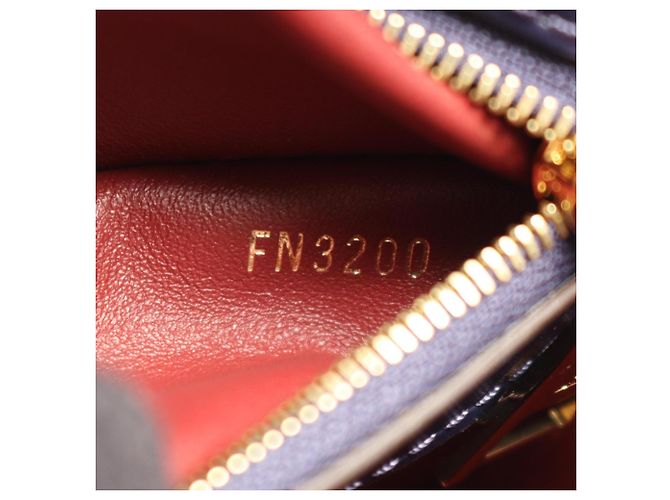 Borsa a tracolla Louis Vuitton in pelle blu navy - vista 5