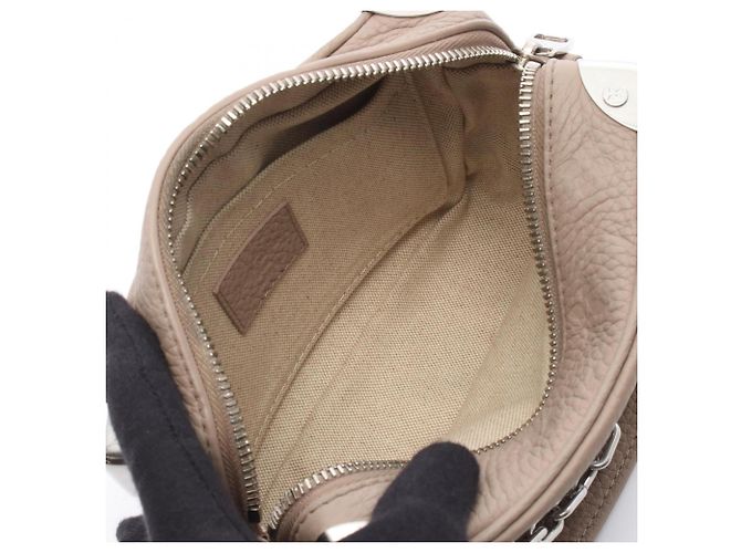 Bolso de hombro Louis Vuitton Mini Soft Trunk Beige - vista 3