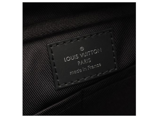 Riñonera Louis Vuitton Monogram Eclipse Negro - vista 4