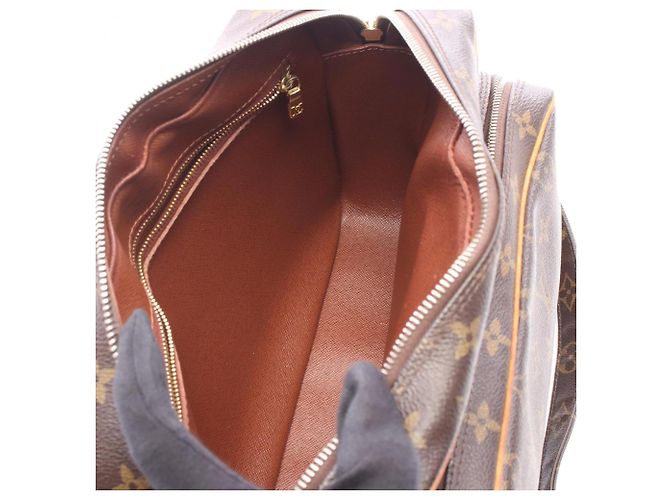 Bolso de hombro Louis Vuitton Nile Monogram Castaño - vista 3