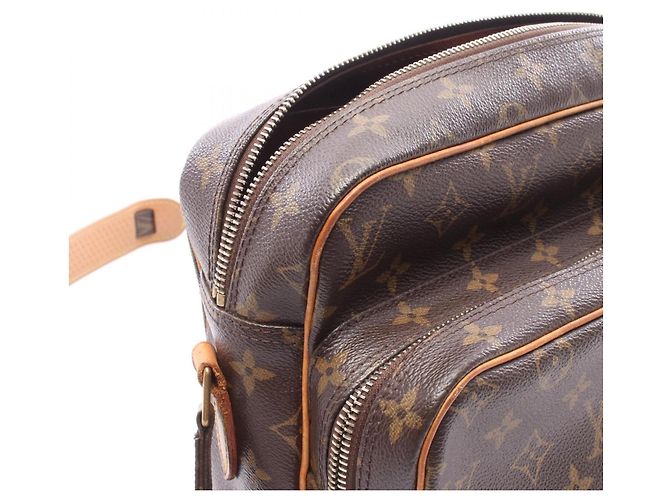 Bolso de hombro Louis Vuitton Nile Monogram Castaño - vista 9