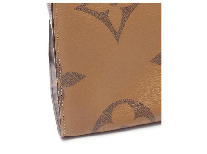 Sac Cabas Louis Vuitton OnTheGo GM Marron Beige Monogramme - vista 7