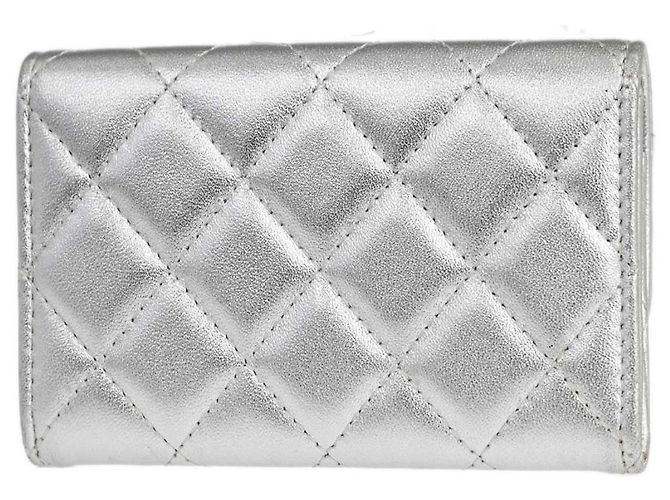 Chanel CC Kartenetui mit Klappe aus gestepptem Lammleder Silber - Ansicht 2