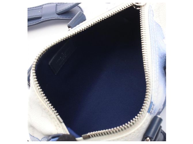 Borsa a mano 2 vie Louis Vuitton Keepall XS Bianco Multicolore Blu navy - vista 3