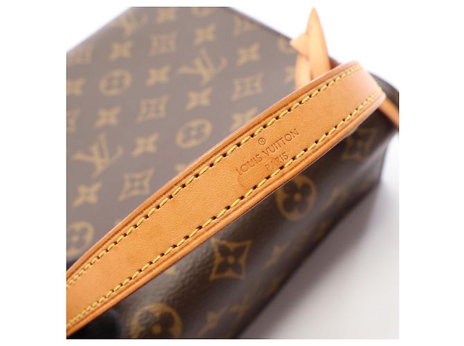Borsa Louis Vuitton Cluny BB Monogram Rose Marrone - vista 9