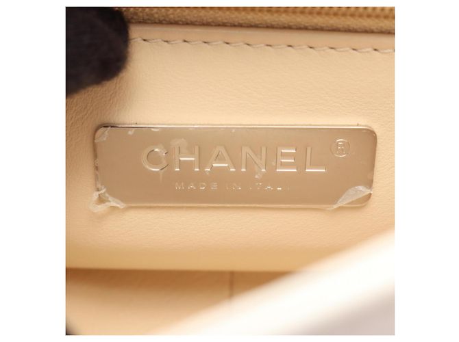 Chanel Matelassé kleine Schultertasche Weiß - Ansicht 4