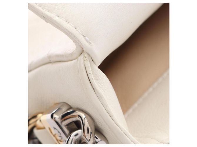 Chanel Matelassé kleine Schultertasche Weiß - Ansicht 7