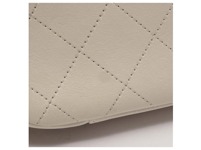 Chanel Matelassé kleine Schultertasche Weiß - Ansicht 9
