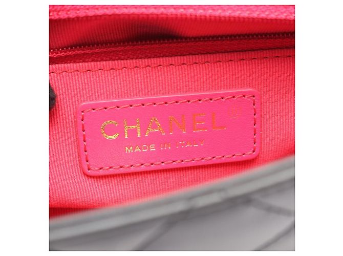 Bolso de Hombro Chanel Matelassé Small Flap Negro - vista 4