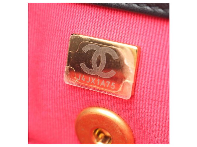Bolso de Hombro Chanel Matelassé Small Flap Negro - vista 5