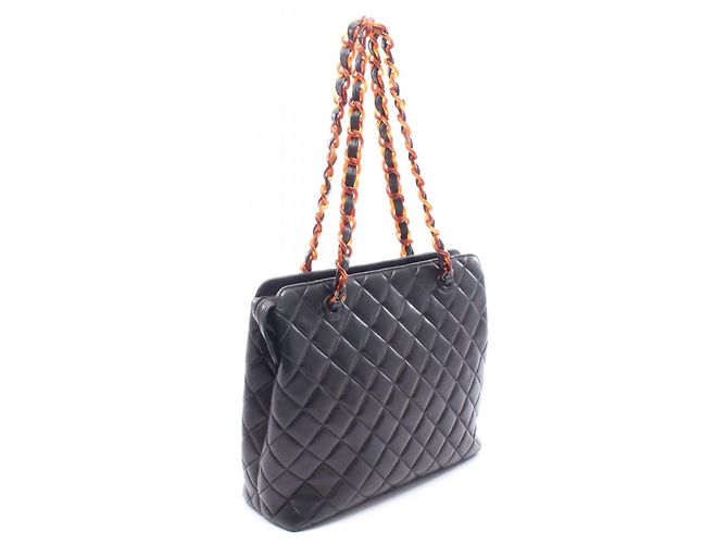 Bolso Tote Chanel Matelassé Plat Negro - vista 2